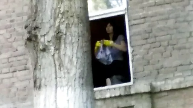 犬はむしろ彼女の恋人のベッドの上でハードクソ後に眠る 女性 の ため の セックス 動画
