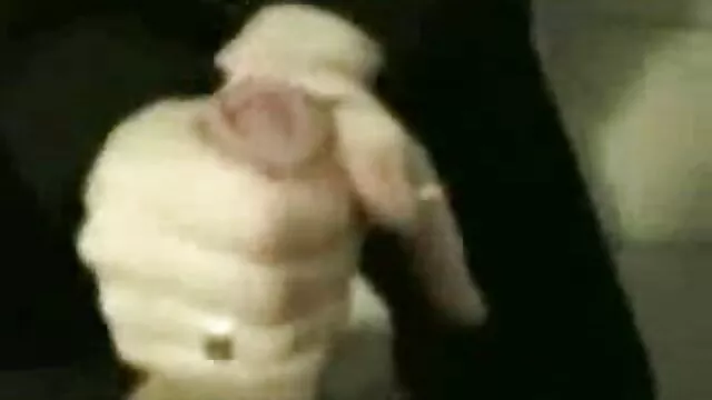 スティックの友人を振っています エッチ クンニ 動画