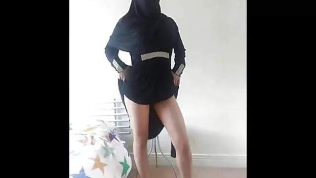 彼はオフィスでブロンドの同僚と寝ていました 女性 の ため の h な 動画