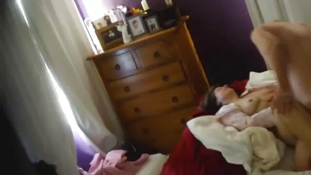恥ずかしがり屋の黒人女性と新鮮で成熟した男幸せな舌 女の子 の ため の エッチ ビデオ