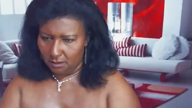 乾燥した鶏のソックスをどこでも引っ張る必要 エッチ 動画 女 向け