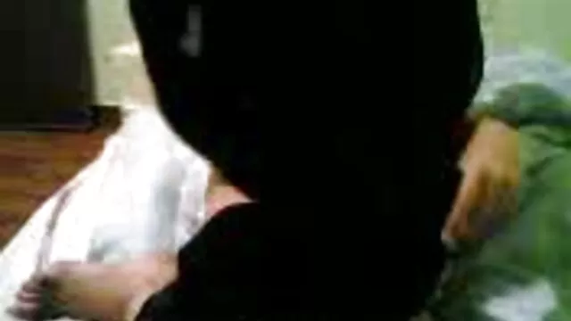保護された裁判所は、若い王女を批判しました 女性 の ため の エッチ 無料 動画