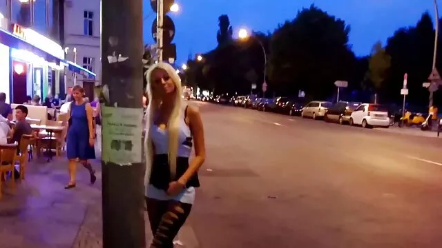 三つのロシア人は男のサービスにあります h 動画 女性