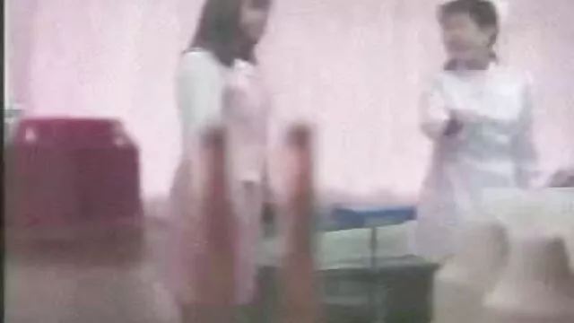 男は最初の日に赤毛の女の子を揺する エロ 画像 女 向け